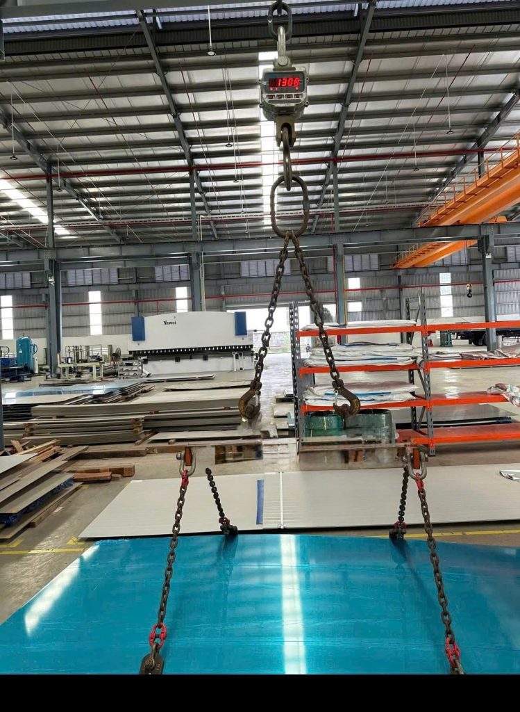 Kho hàng tấm inox 304