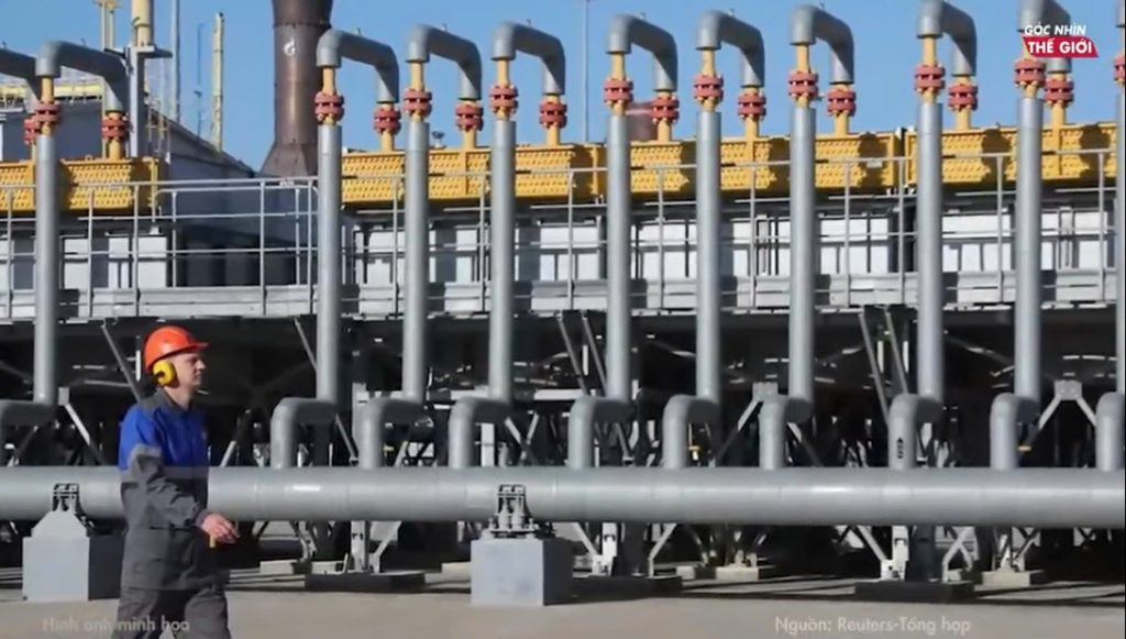 Hệ thống đường ống trong dầu khí